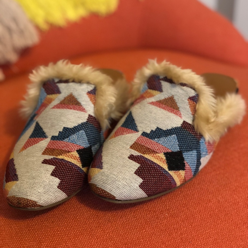 Universal Thread Slip On Shoes
